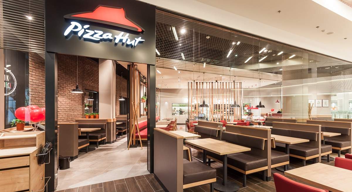 La dueña de KFC y Taco Bell se rinde ante Domino’s y pone a la venta Pizza Hut