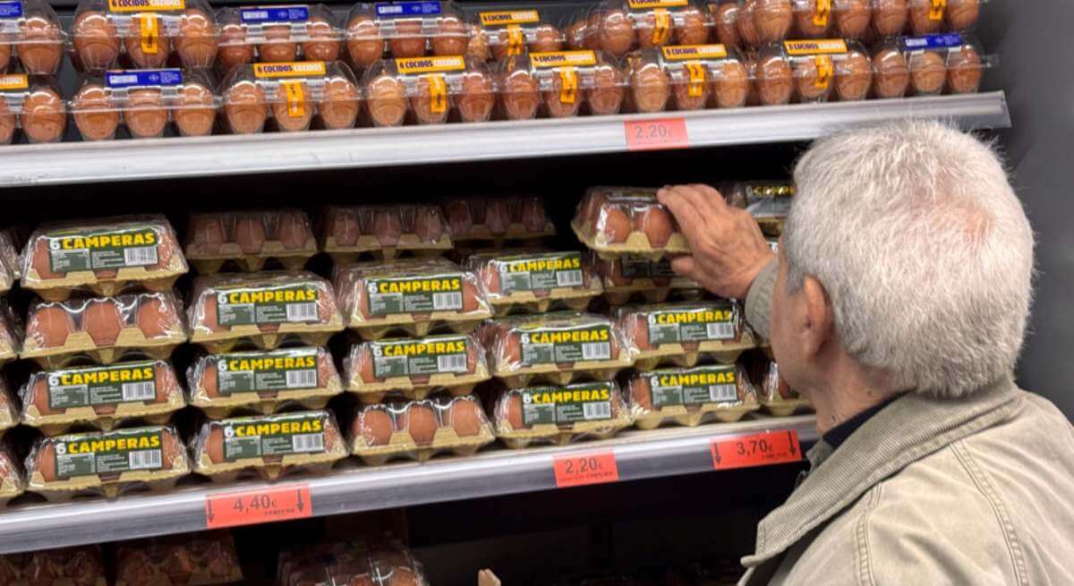 Mercadona arrasa y vende ya el 28% de los huevos en España ante la subida de los precios