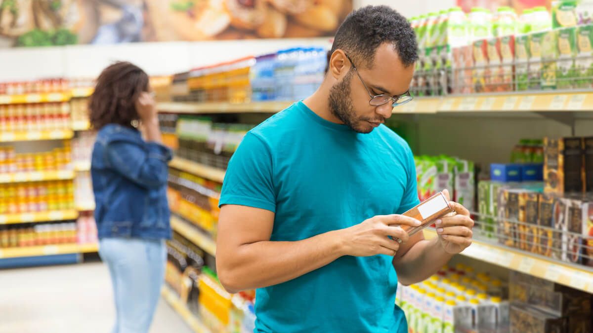 Los extranjeros en España gastan más del doble que los nacionales en los supermercados