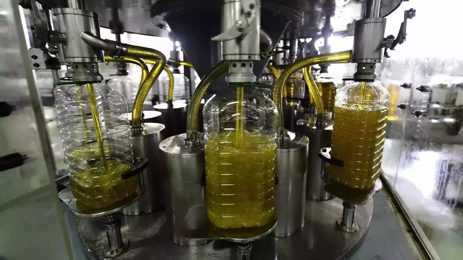 Las ventas de aceite de oliva se disparan en noviembre, pero cae la producción