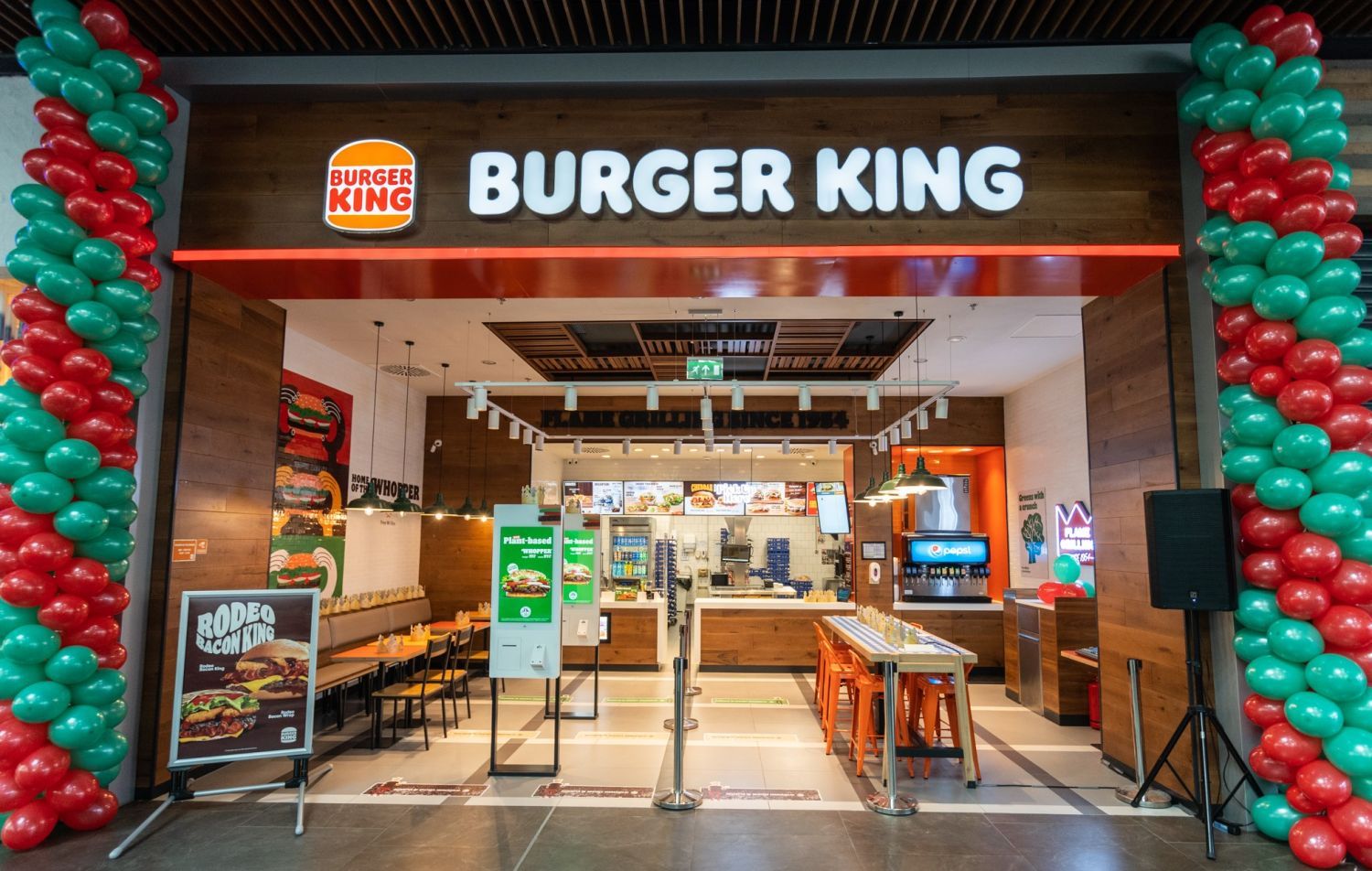 McDonald’s, Burger King y KFC tiran de los precios: el QSR sube un 5,8% anual y arrastra al alza a toda la restauración española