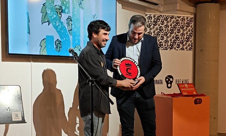 La Pirata entrega a Suria el Premio a la Mejor Cervecera del Año del Concurso Nacional de Cerveza