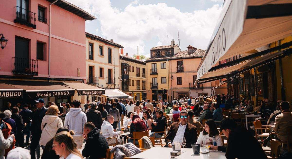 La «tardebuena» y las comidas de empresa elevan un 5 % la facturación de bares en Navidad