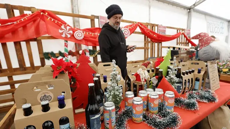 Augas Santas presenta su nueva cerveza haciendo otro guiño a la comarca