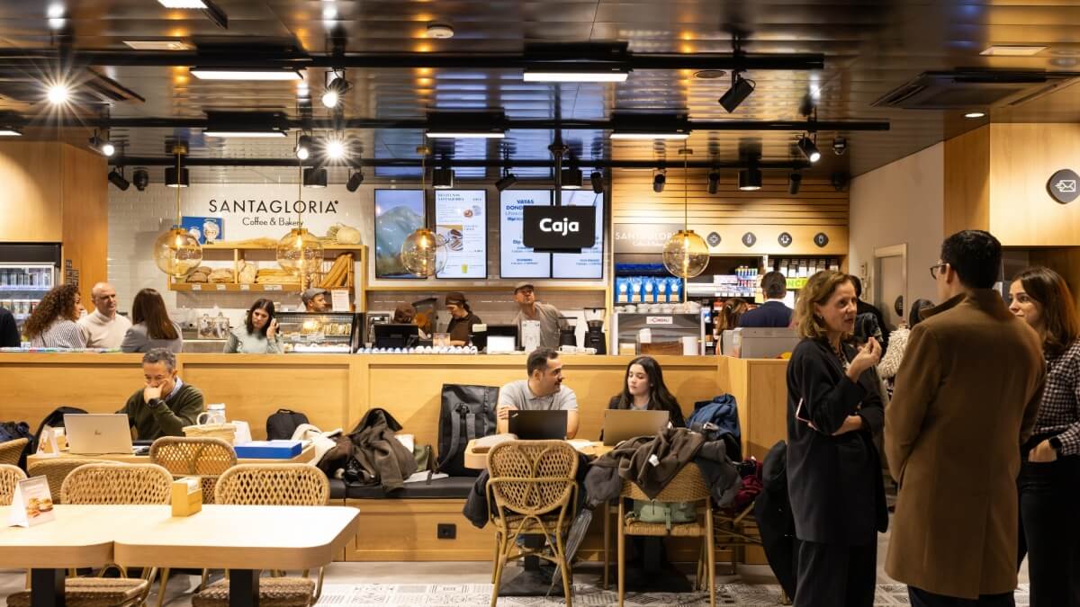 Las estaciones de servicio, el gran mirlo blanco del retail