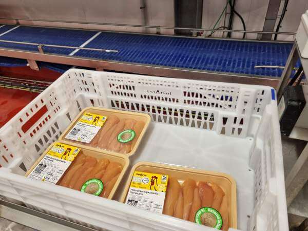 bonÀrea reinvierte en la línea de bandejas retornables para ofrecer más productos