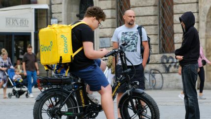 Glovo, Uber y Just Eat pierden el 7% de su negocio en los restaurantes por la falta de repartidores
