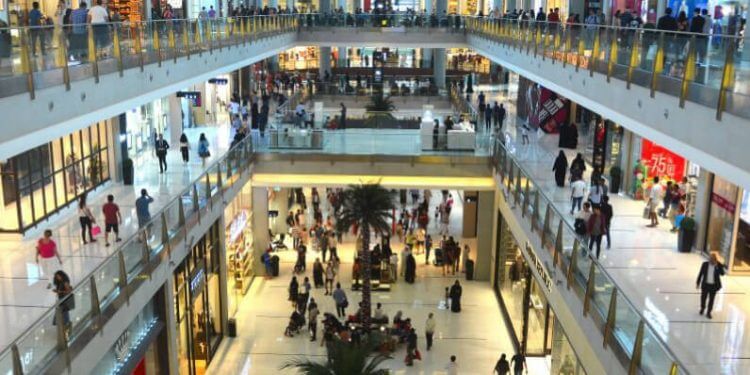 Los centros y parques comerciales concentraron el 75% de toda la inversión en retail en 2025