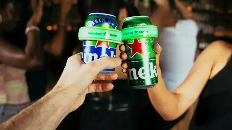 Heineken supera las barreras sociales en entorno a los festivales con ‘The Clinker’