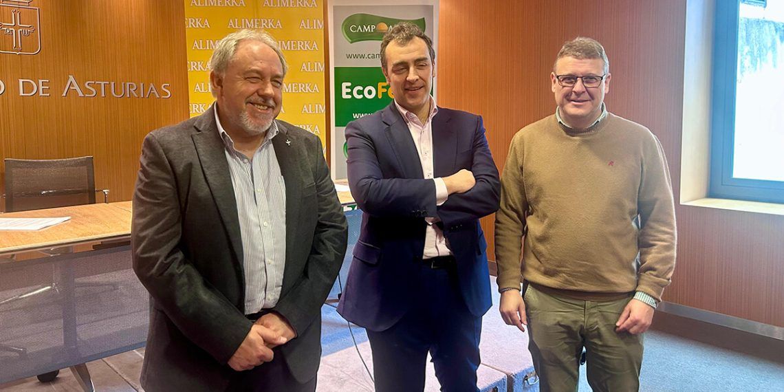 Alimerka apoya al sector lácteo y mantendrá el precio que paga por la leche a los ganaderos
