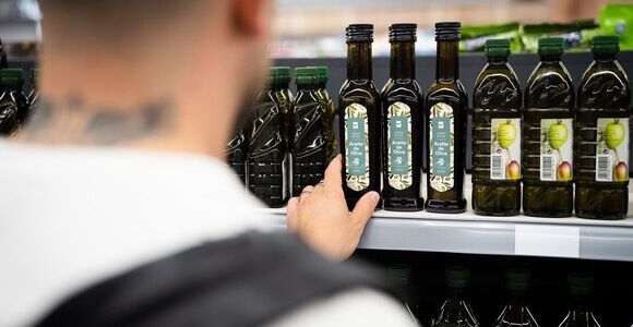 El aceite es el producto más hurtado en supermercados tras volver a incrementar su precio