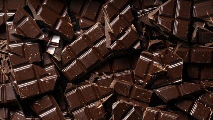 El desplome del cacao hace mella en los grandes del chocolate