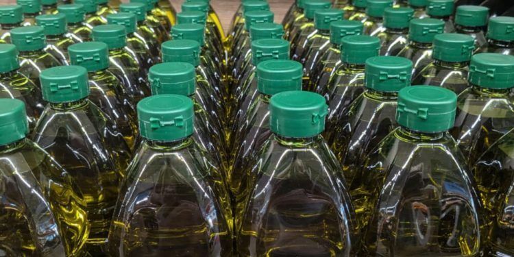 Las ventas de aceite envasado superan los 349 millones en el primer semestre de la campaña