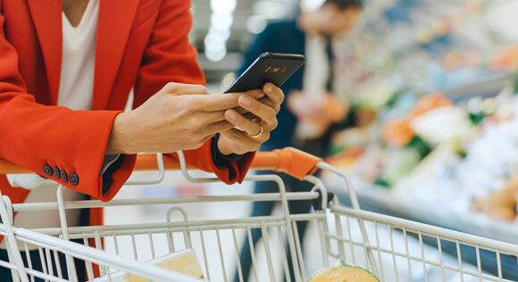 La búsqueda de ofertas y promociones en la cesta de la compra, principal medida adoptada ante la subida de precios
