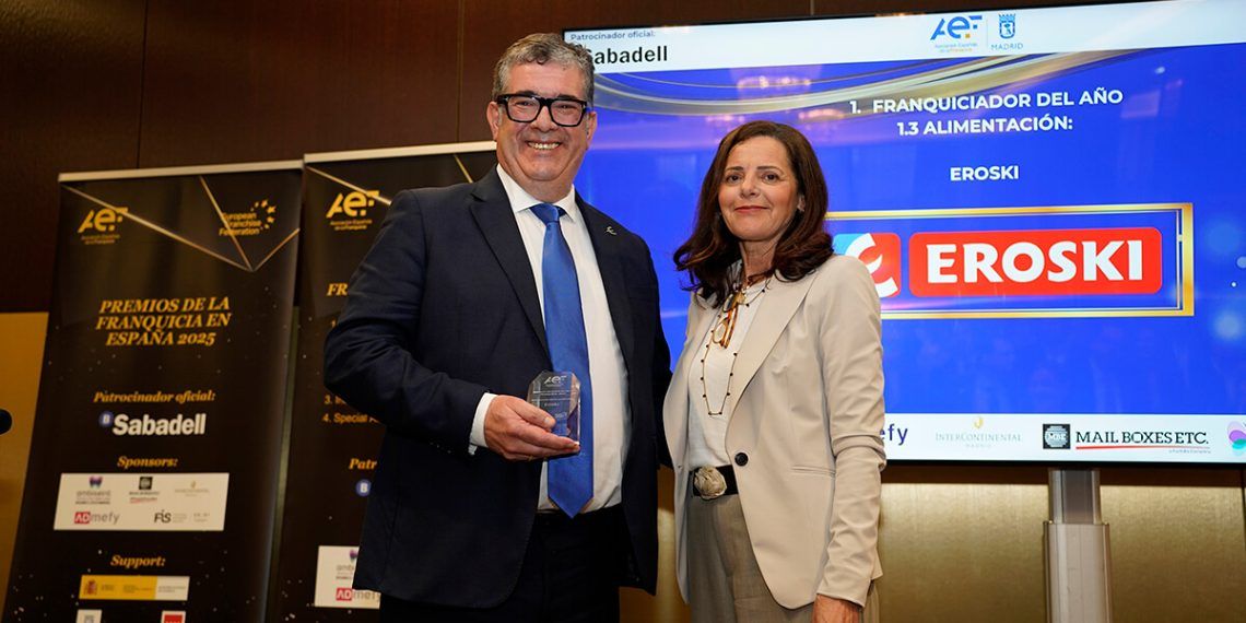 Eroski vuelve a ser premiado como Franquiciador del Año en el sector alimentación