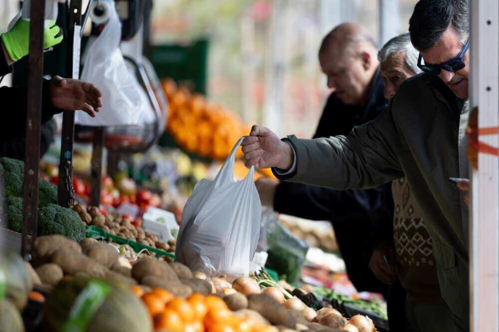 El bloqueo de Ormuz ya se nota en el supermercado: estos son los alimentos que más suben de precio