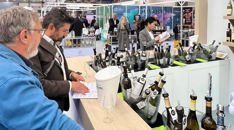 Rías Baixas conquista Londres: 49 bodegas desembarcan en la gran cita del vino británico