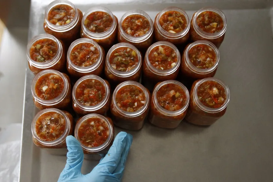 La restauración encara la despedida de las monodosis para salsas, mermeladas, leche y miel