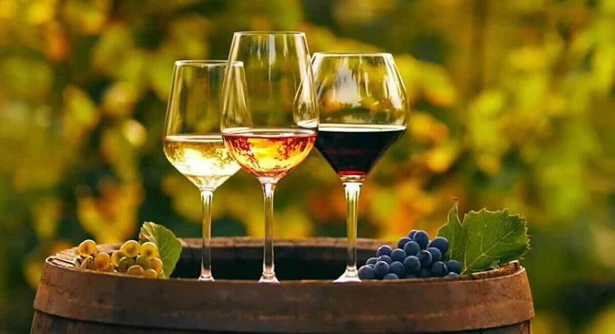 El consumo de vino continúa desplomándose y se sitúa en el nivel más bajo de los últimos 60 años