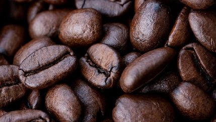 El precio del café sube un 14% en un mes por la tensión en Oriente Medio
