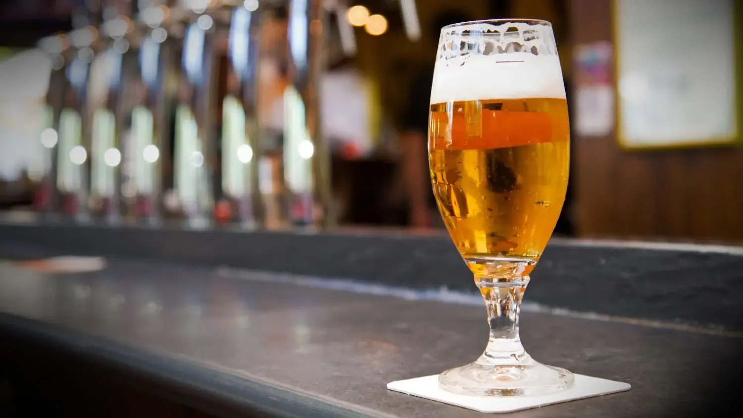 La cerveza sin alcohol impulsa a España: se bebe y fabrica más que antes de la pandemia